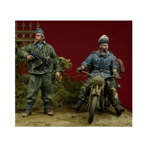 German resin soldiers of World War II Two German soldiers 1:35