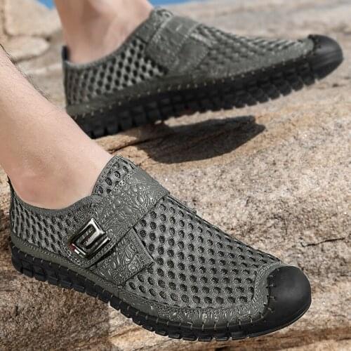 Man New Fashion Mesh Casual Shoes Male Summer Hollow Breathable Leisure Shoes Hombre Outdoor Slip-on Comfy Soft Walking Sneakers