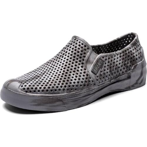 Breathable Men Jelly Sandals Clogs Cool Summer Beach Slides Lightweight Mens Sneakers Outdoor Waterproof Casual Shoes Slippers