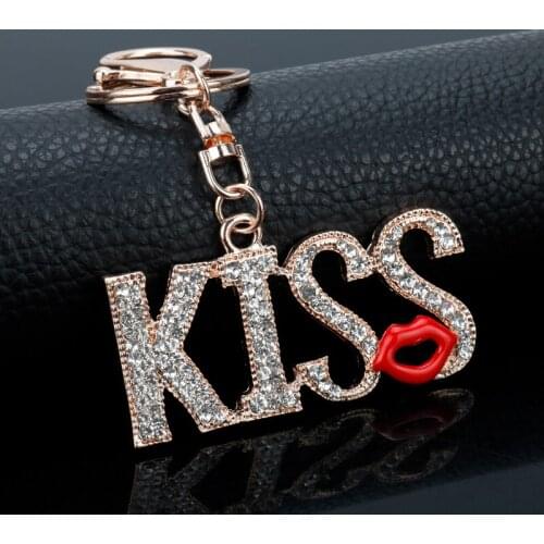 Dongsheng Fashion Jewelry Cute Big Kiss Crystal Keychain Red Lips Alloy Keyring for Women Party Gift Charms Key chains llavero