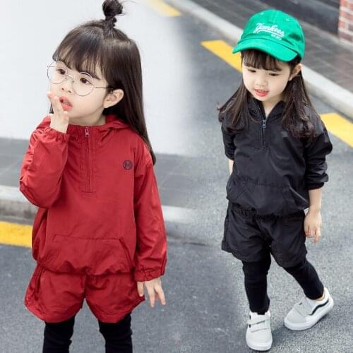 Girls spring suit new Korean version of spring and autumn childrens sweater foreign girl baby sports two-piece trend