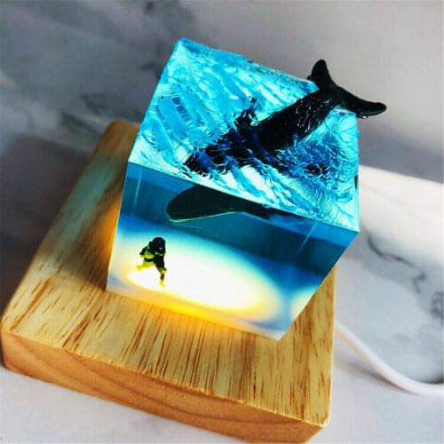 SETT STUDIO Whale Diver Decoration Fish Ocean Cetacean Animal Collector Luminous Toys Gift Creative Adult Handmade Figure Model