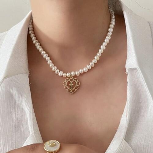 Huge Bud Pendant Choker Necklace Baroque Natural Pearls Cross Heart Charms Collier for Women Fashion Vintage Jewelry Wedding