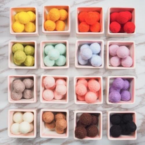 10Pcs/Lot 2cm Felt Balls Round Pom Poms Wool Soft Pompom Balls Furball Plush Crafts Colorful DIY Handmade Sewing Decor Supplies