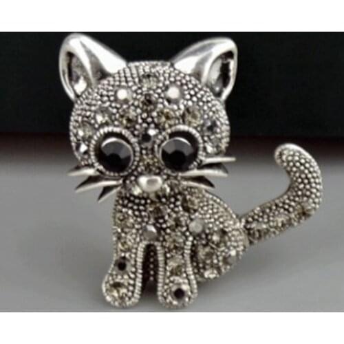 Blucome Gray Crystal Cat Brooches for Kids Antique Silver color vintage pin brooch Decoration Dress Lapel Pins Women Scarf Pins