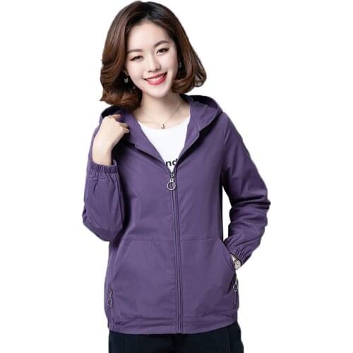 Spring Autumn Women Windbreaker Coats Middle-aged Fashion Short Casual Basic Jacket Women Loose Zipper Plus Size Overcoat Tops