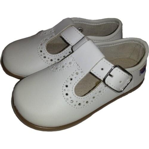 Boy shoes in beige leather, teddy bear by Conguitos