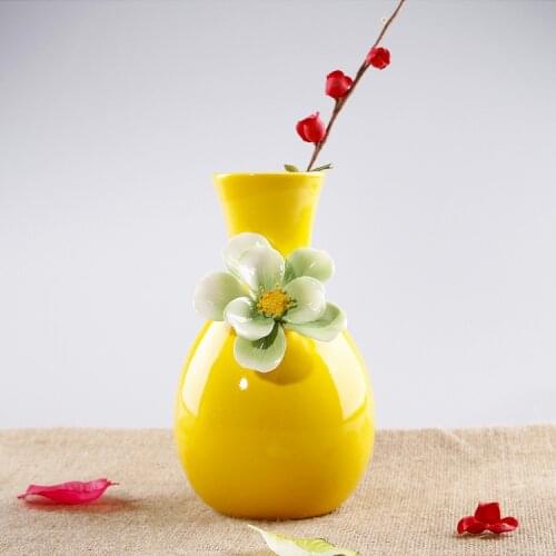 Yellow Porcelain Vase Ceramic Living Room Ornaments Decorative Wedding Flower Vase Simple Modern Crafts European Flower Vase