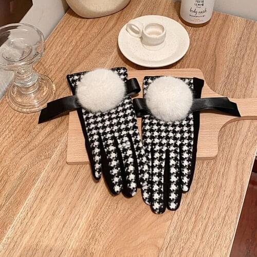 Womens autumn winter warm plaid fox fur ball wool gloves ladys checked touch screen cashmere glove winter driving glove R3409