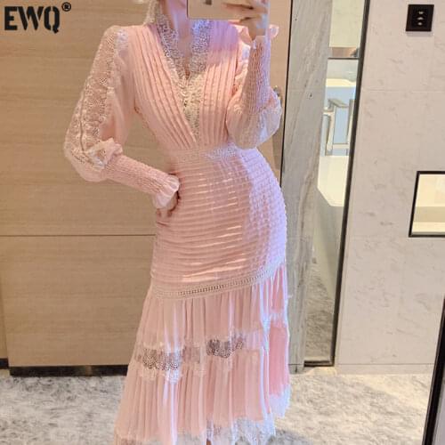 [EWQ] Korea Temperament Trend Female New V-neck Robe Lace Stitching Folds Loose Pink Lantern Sleeve Dress Summer 2021 16E1034
