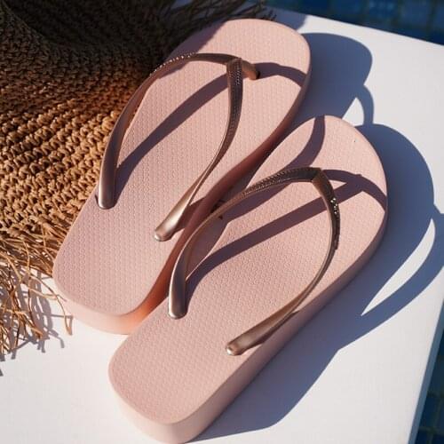 2021 New character drag girl summer beach with slippers solid color hundred ride in Korean version