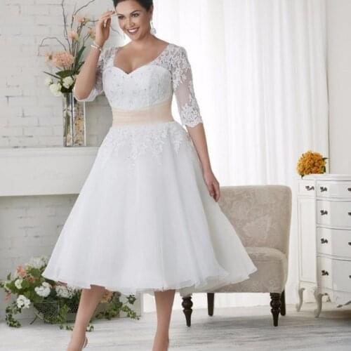 Plus Size Short Wedding Dress Half Sleeves Lace Appliques Beaded Bride Dress Tea Length with Sash Robe De Marie