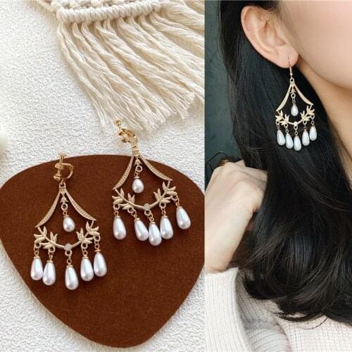 Korean Baroque Statement Simulated Pearls Clip Earrings Female Retro Hollow Leaves Big Fan Shape Temperament Pearls Ear Clips