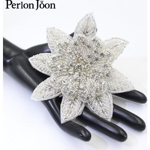 1PC Hand-stitched 3D crystal flower rhinestone applique patch, sewn or ironed on the wedding decoration accessories WH027