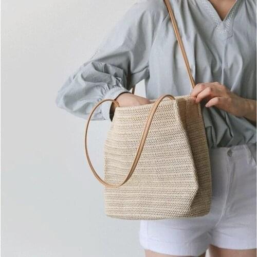 Bag women 2020 new Korean fashion trend hot style shoulder bag apricot straw woven bucket bag ins portable female bag
