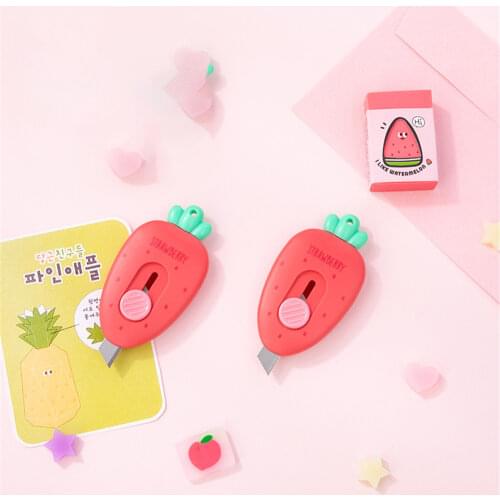 1pc Carrot Strawberry Design Utility Knife Cartoon Scissors Kawaii Stationery DIY Scrapbook Supplies School Office Accessories