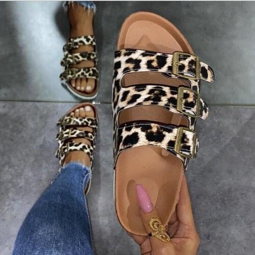 2021 spring/summer women new three-layer leather gold buckle buckle flat rubber non-slip beach outdoor wild leisure slippers