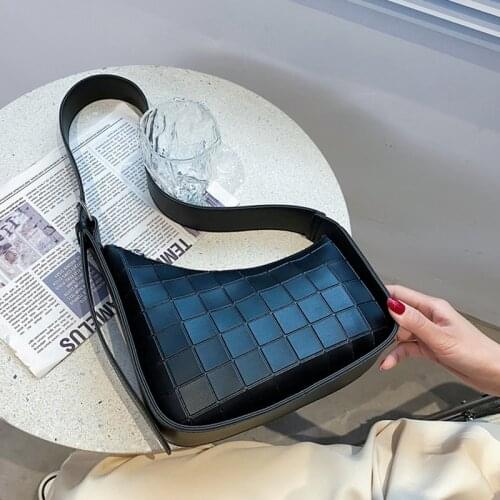 2021 summer new ladies irregular shoulder bag embossed plaid underarm bag soft leather trend luxury designer ladies baguette bag