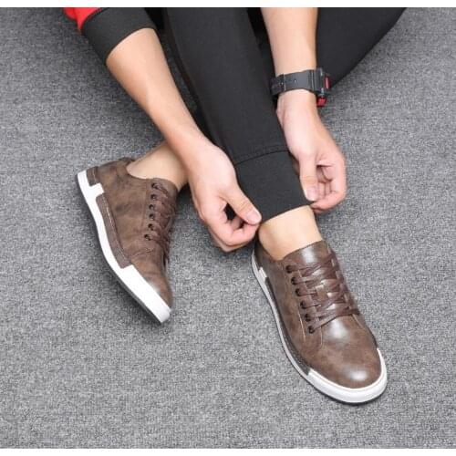 Men Casual Shoes Breathable Loafers Sneakers 2021 New Fashion Comfortable Flat Handmade Retro Leisure Loafers Shoes Men Shoes