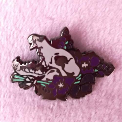 Wolfsbane wolf enamel pin wolf skull with purple flower brooch