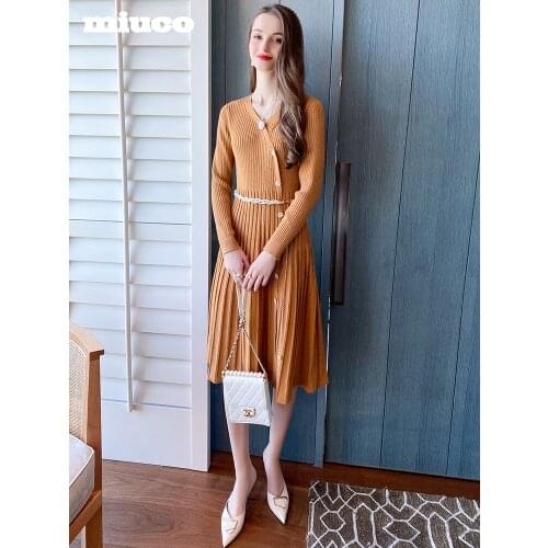 VWomens knitted dress with three-dimensional notched stripe with collar slant skirt belt at waist Spring new High Top Quality