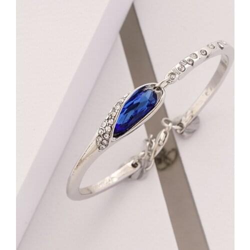 April well Rigid Bracelets