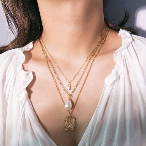Vintage Multilayer Imitation Pearl Lock Rose Flower Pendant Necklace for Women Temperament Geometric Chains Necklace Jewelry