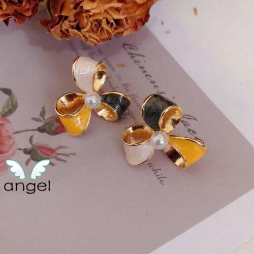 Atmospheric court exquisite atmosphere girl retro pearl earrings hit color