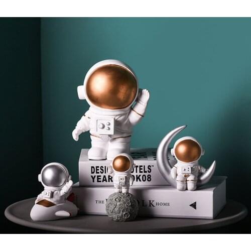 Nordic Creative Minimalist Astronaut Space Model Ornament Bedside Decor Handicraft Spaceman Furnishings Home Decoration Gift