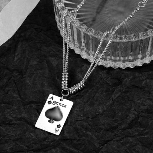 Creative Poker Pendant Fashion Mens Women Black Peach Poker Pendant Short Necklace Hip Hop Mens Women Motorcycle Party Jewelry