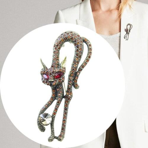 Vintage court style cat badge brooch pin diamond gold silver sexy cat corsage coat clothing accessories jewelry decoration