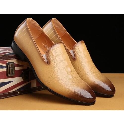 2021 New Small Crocodile Grain Pointed Leather Men Shoes Fashion Personality Wear-resisting Business Formal Mens Shoes