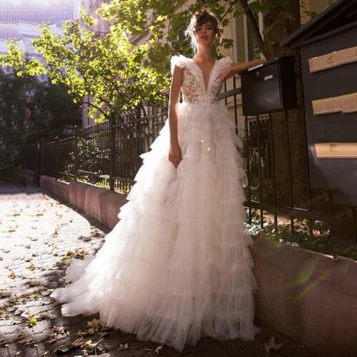 Fanweimei Elegant Wedding Dress A-Line Scoop Neckline Ruffle and Pleated Tulle Bridal Dress Beading Lace Appliques Brides Dress