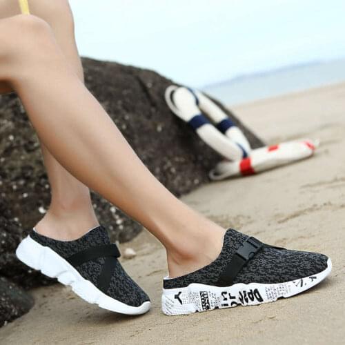 Mens Slippers Slippers Men Flip Flops Pool Woman Woman Sandals 2021 Summer Flats Ladies Shoes tennis Crocks Crocsy Zapatos