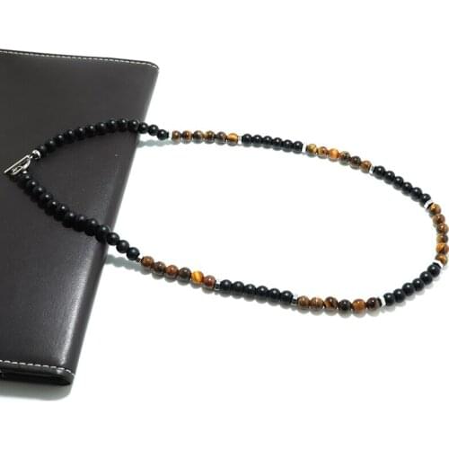 Diffone Chokers On The Neck