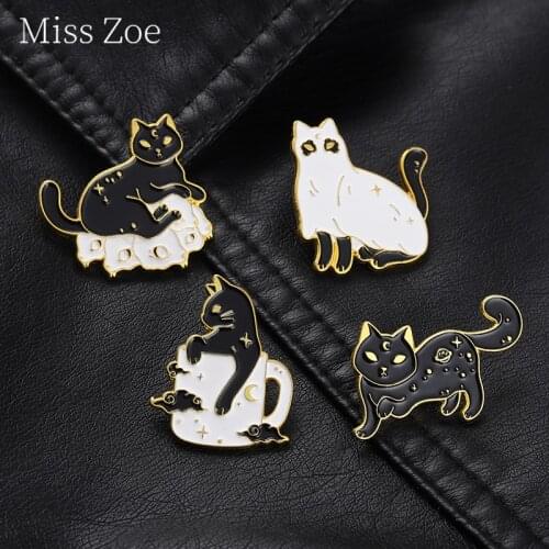 Black And White Punk Kitten Enamel Pins Custom Xingyue Evil CatS Eye White Cloth Brooches Backpack Badge Gifts For Women Jewely