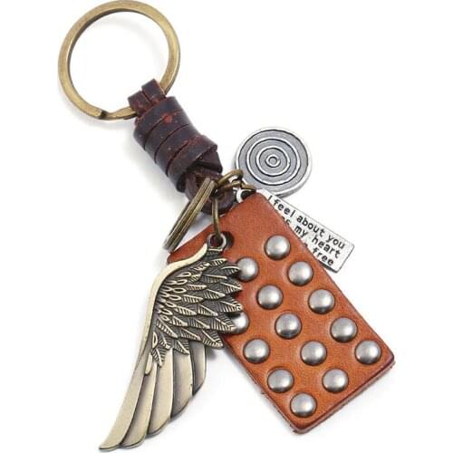 Punk Fashion Wing Metal Keychain Alloy Rivets Pendant Leather Chain Key Ring for Car Bag Vintage Accessory Hippie Hiphop Jewelry