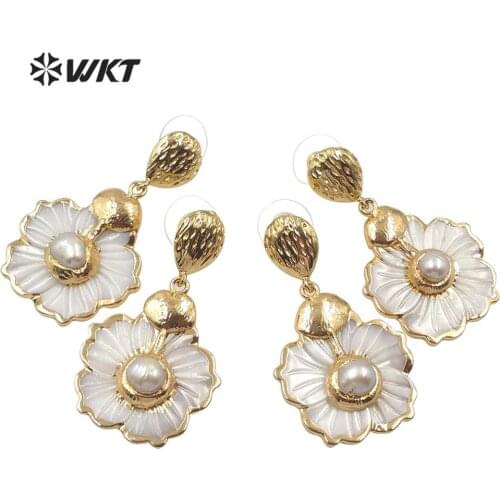 WT-E592 natural white shell earring flower shape dangle earring with gold Electroplated studs charm fashion women shell earring