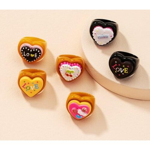 Acrylic resin cute heart rings for teenage egirls black love signet chunky funny rings plastic kawaii harajuku style y2k jewelry