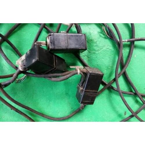 SGMM-A1C3FJ14 servo motor , used in good condition . 80% appearance new , good working , free shipping