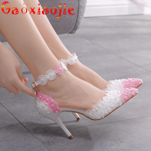 2021 Summer Lace Hollow Out Flower Wedding Sandals Fashion Woman Ankle Strap Party Dress Shoes 9CM Pointed Toe Pearl High Heels