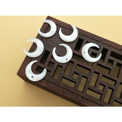 10Pcs/Pack 12mm Simple Moon Shell Shape Beads White Natural Of Pearl Shell For Diy Female Earrings Necklaces Jewelry Making