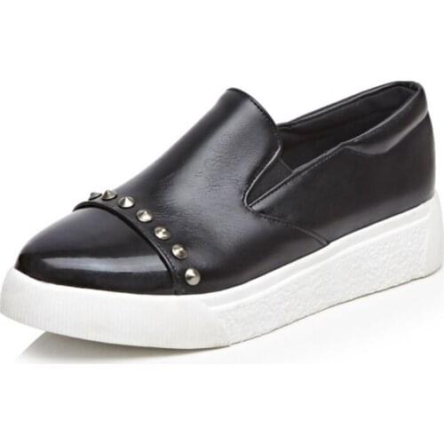 Slip On Platform Shoes Woman Loafers Spring Autumn Casual Women Shoes Pointed Toe Rivets Sapatos Femininos Big Size42 43 XKD5001
