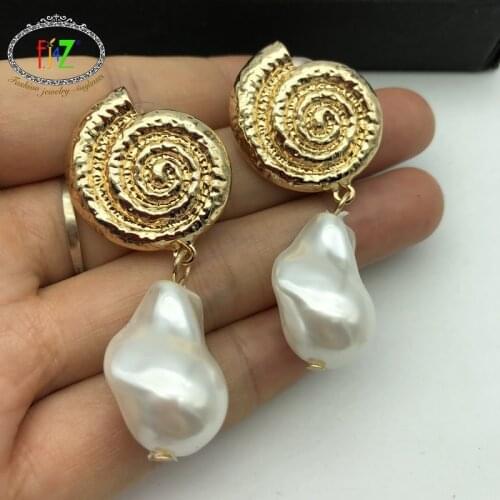 F.J4Z Hot Irregular Pearl Earrings Fashion Lindo Simulated Pearl Charm Alloy Conch Earrings Woman Wholesale pendientes mujer