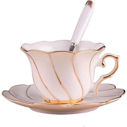 European Ceramic Tea Cup and Saucer Spoon Set 2019 New Arrival Gold Line Bone China Porcelain Mug