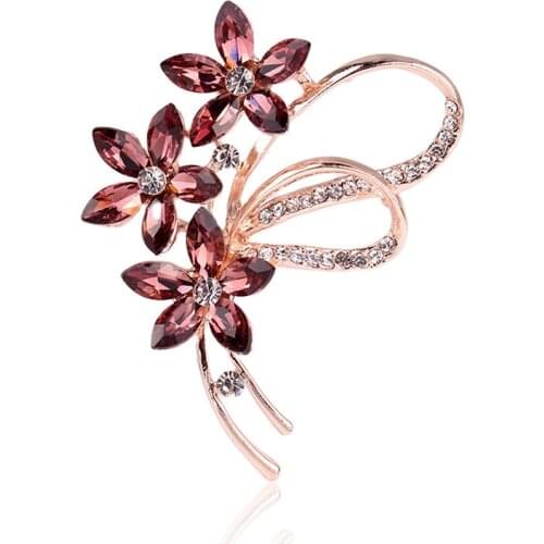 Brooch Fashion Beauty Rose Gold Shiny Crystal Exquisite Flower Pin Womens Dance Party Brooch Wedding Jewelry Birthday Gift