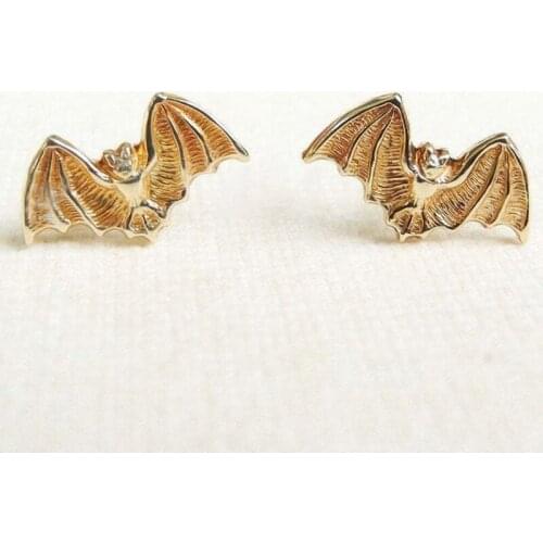 Trendy Vampire Bat With Spread Wings Stud Earrings Tiny Flying Bat Earrings For Women Girl Halloween Jewelry Gift