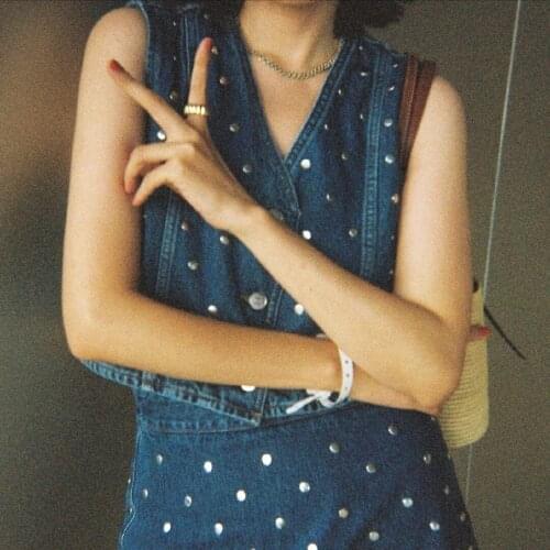 Women V-Neck Rivet Denim Vest Jacket 2021 New Summer Ladies Sleeveless Single-Breasted Outwear Top Slim