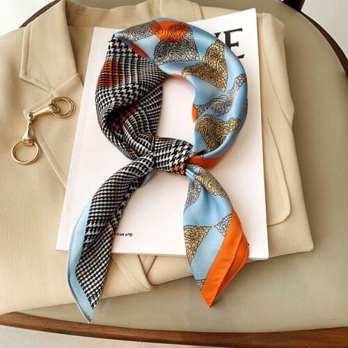 2021 Autumn Female Silk Scarves New 70X70CM Small Square Towel Fashion Carriage Dustproof Kerchief Luxury Print Sunscreen Shawls