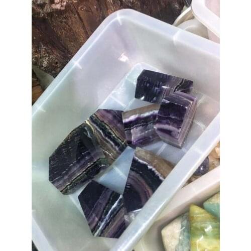 500g，Natural color fluorite polished into polygons slice，decorations, the base pf coasters